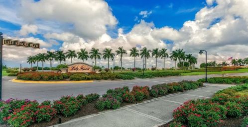 8580 Mystic Greens Way, Naples FL  34113-0607 exterior