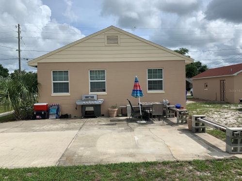 422 Rockingham Ave, Tavares FL  32778-3056 exterior