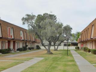 5052 83rd St, Scottsdale AZ  85250-7302 exterior