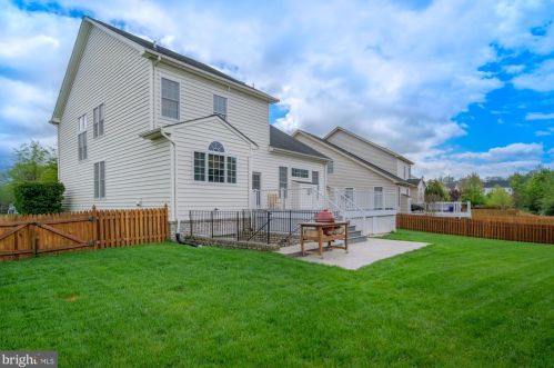 5737 Waterloo Bridge Cir, Haymarket VA  20169-8117 exterior