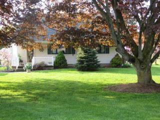 7450 Hathaway Dr, Fairview, PA 16415-1406