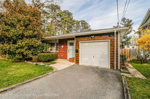 15 Lenape Trl, Bricktown, NJ 08724-4412