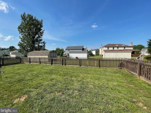 1567 Potter Dr, Pottstown PA 19464-2978 exterior