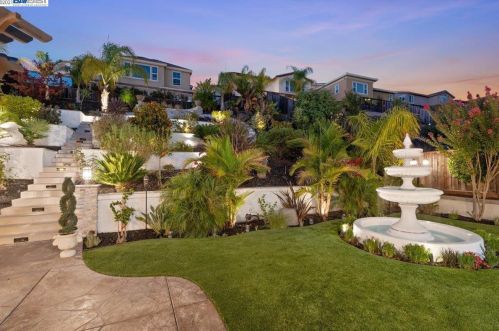 1799 Tramonti Dr, Pleasanton CA  94568-4249 exterior