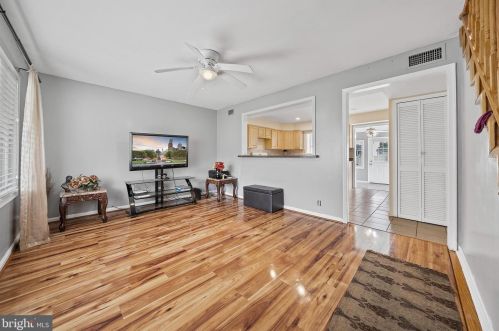 266 Woolston Dr, Yardley, PA 19067-5002