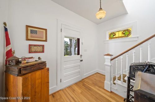 2915 Indian Riv Dr, Cocoa FL 32922-6607 exterior