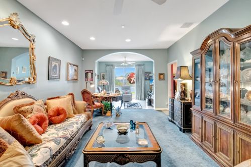 10549 Royal Caribbean Cir, Boynton Beach FL  33437-4285 exterior