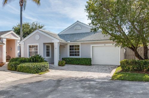 58 Admirals Ct, West Palm Beach, FL 33418-7190