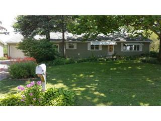 105 Sales Ave, Fairview, IA 52205-1217
