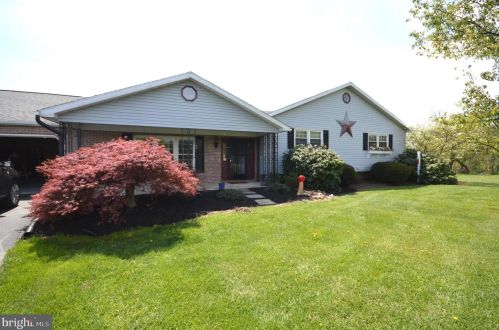 135 Game Trail Rd, Falling Waters, WV 25419-3816