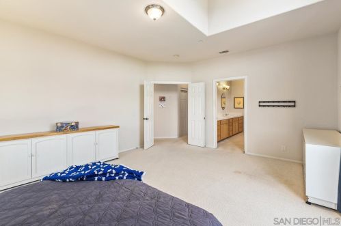 3217 Fairway Dr, La Mesa CA  91941-8049 exterior