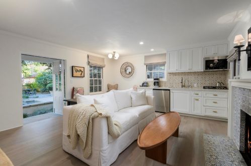 1530 Mimosa Ln, Santa Barbara CA  93108-2645 exterior