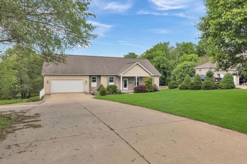 339 Shenango Rd, Beaver Falls, PA 15010-1654