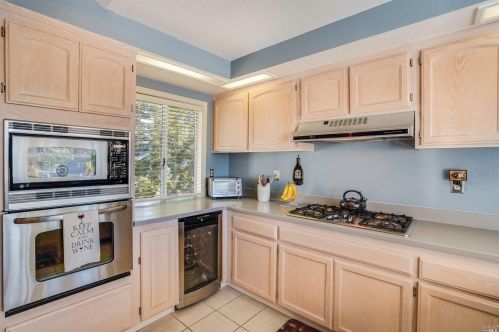 2082 Stonefield Ln, Santa Rosa CA  95403-0951 exterior