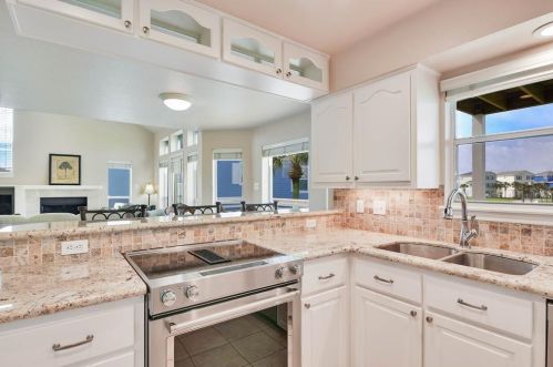 25314 Intrepid Ln, Galveston TX  77554-6612 exterior