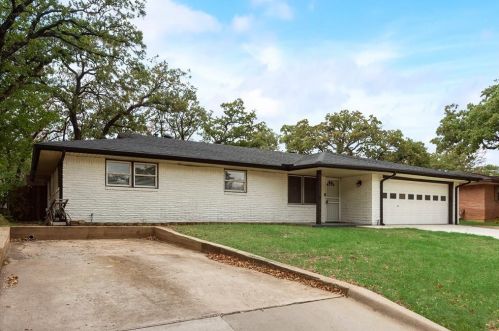 1109 Wade Dr, Bedford, TX 76022-7133