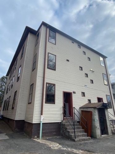 201 Glen St, New Britain, CT 06051-3027