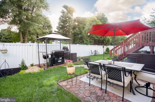 59 Greenbrook Dr, Columbus NJ  08022-2323 exterior