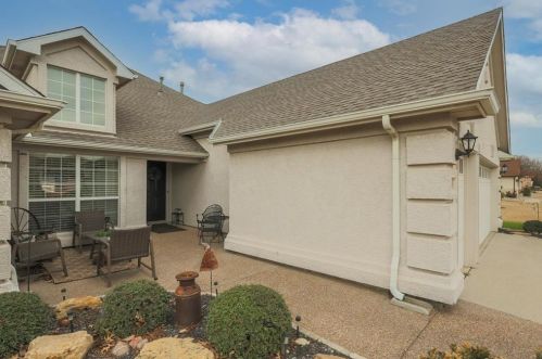 9020 Kingston Dr, Denton, TX 76207-8642