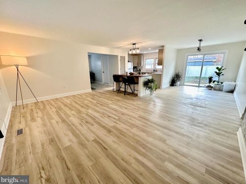 27 Emerald Ln, Willingboro NJ  08046-2255 exterior