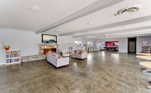 17705 Western Ave, Gardena CA  90248-3223 exterior