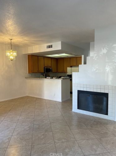 25511 Schubert Cir, Santa Clarita, CA 91381-2375