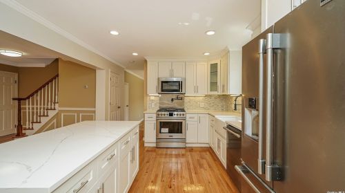 2092 Skipper Ct, North Bellmore NY  11710-3011 exterior