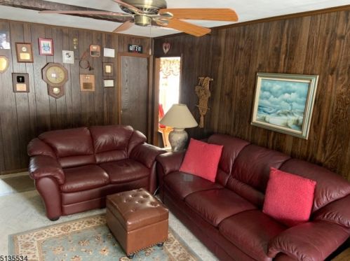 2 Cider Ml Rd, Flemington NJ  08822-1960 exterior