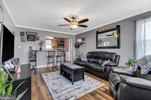 401 Kingston Ave, Barrington, NJ 08007-1049