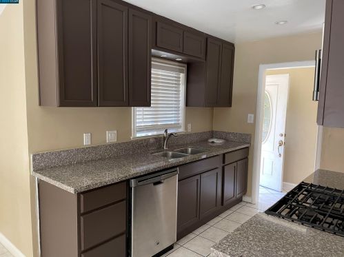 1600 Nicholas Dr, Concord, CA 94520-4212