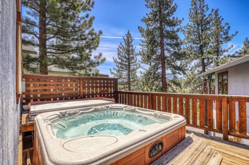10146 Olympic Blvd, Truckee CA  96161-1701 exterior