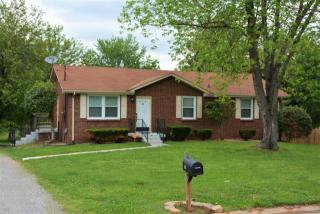 519 Helton Dr, Clarksville, TN 37042-3734
