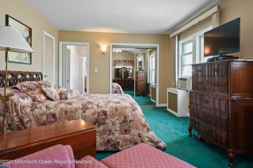 22 Wardell Pl, Tinton Falls NJ  07712-4856 exterior