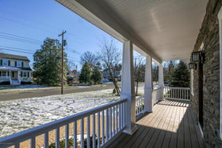 21 Thompson Ave, Leonardo, NJ 07737-1456