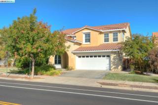 418 Roundhill Dr, Los Angeles, CA 94513-7044