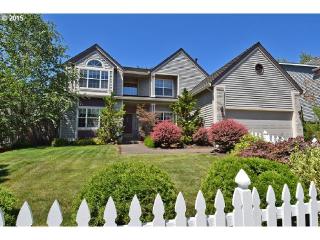 14787 Grandview Ln, Portland, OR 97224-1286