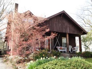 900 Englewood St, Greensboro, NC 27403-2149