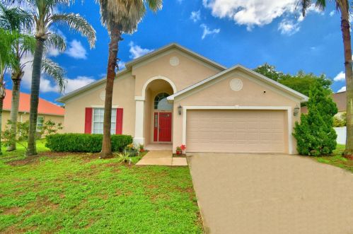 5446 Moon Valley Dr, Lakeland, FL 33812-5108