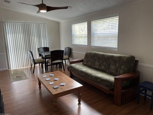 97 Isle Of Saint Thomas, Naples FL  34114-9401 exterior