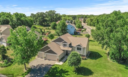 7245 Taylor Dr, Prior Lake, MN 55378-2184