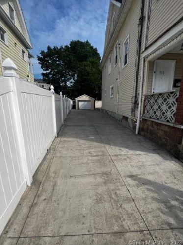 316 Olive St, Bridgeport CT  06604-3021 exterior