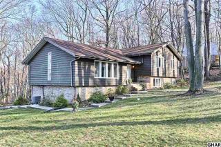 23 Brownstone Dr, Swatara, PA 17033-2523
