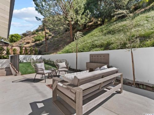 5267 Gould Ave, La Canada CA  91011-2443 exterior