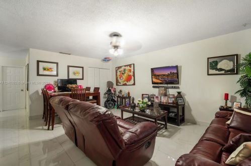 690 50 St, Hialeah FL  33013-1624 exterior