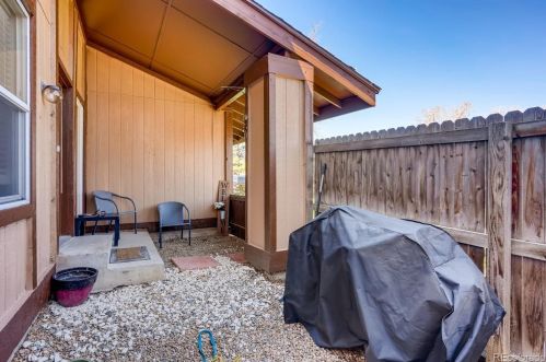 3826 Fraser St, Denver CO 80014-4022 exterior