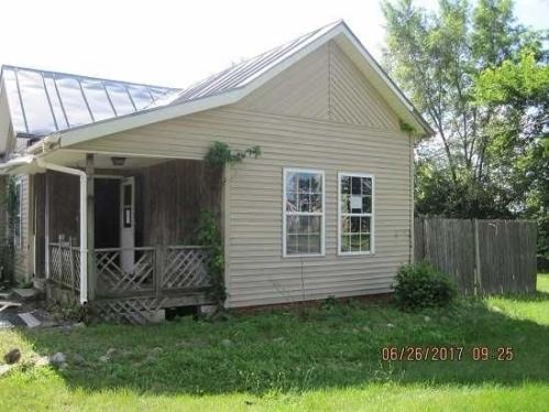 225 Butler St, Redkey, IN 47373-9276