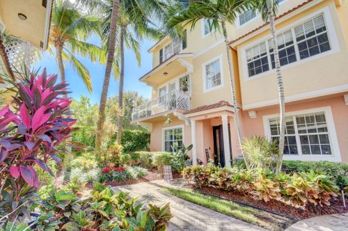 126 Harbors Way, Boynton Beach, FL 33435-2400