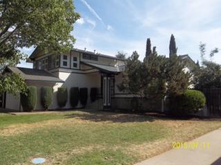 3341 Hogarth Dr, Sacramento, CA 95827-2315
