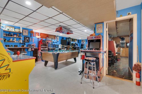 10 Webster Dr, Hazlet NJ 07730-1444 exterior