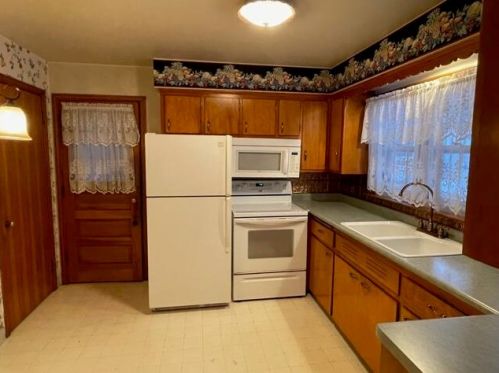 7714 35 Ave, Kenosha WI 53142-3940 exterior